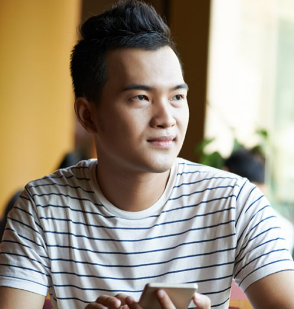 illustratie man met mobiel